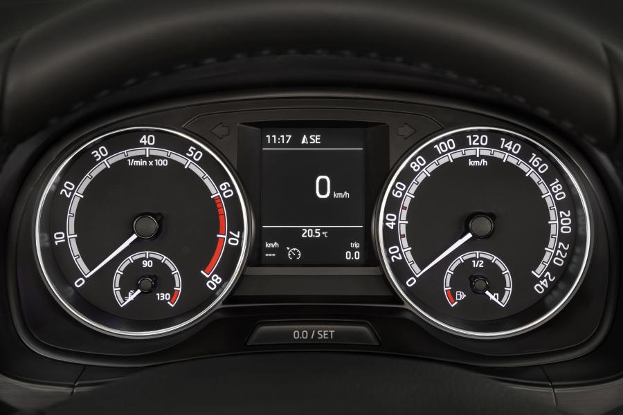 Панель приборов Skoda Fabia Monte Carlo (NJ) 2018 года  (WW) (фото 6 из 26)
